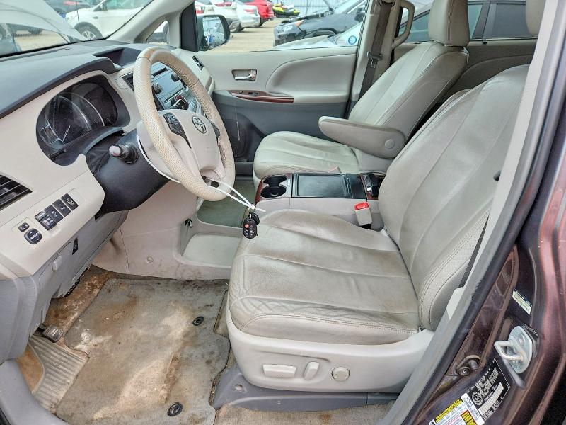 Photo 7 from auction – 2013 TOYOTA SIENNA with VIN 5TDYK3DC1DS281814