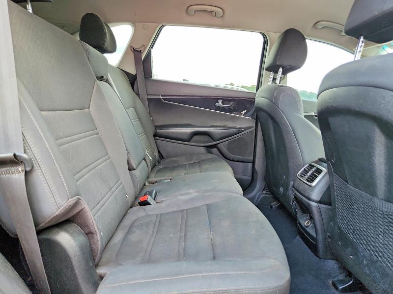 Photo 11 from auction – 2019 KIA SORENTO with VIN 5XYPG4A35KG558661