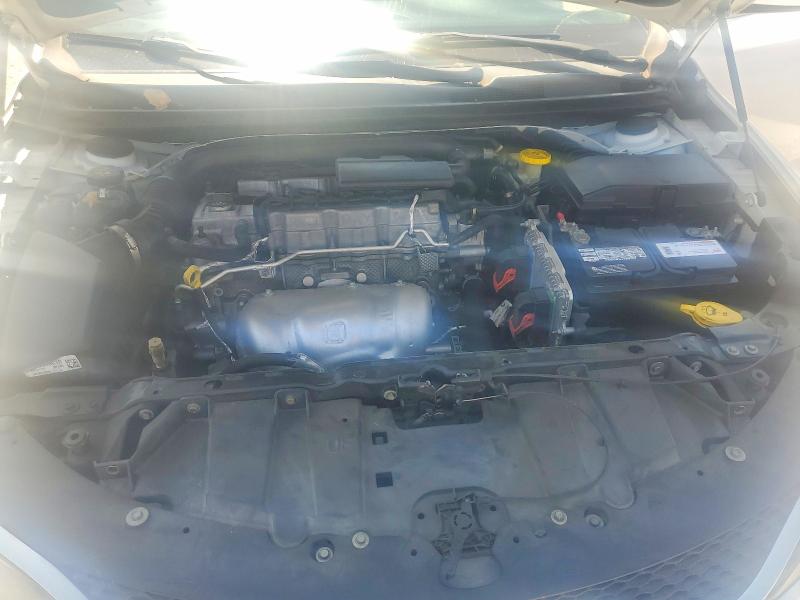 Photo 11 from auction – 2015 CHRYSLER 200 with VIN 1C3CCCAB9FN741172