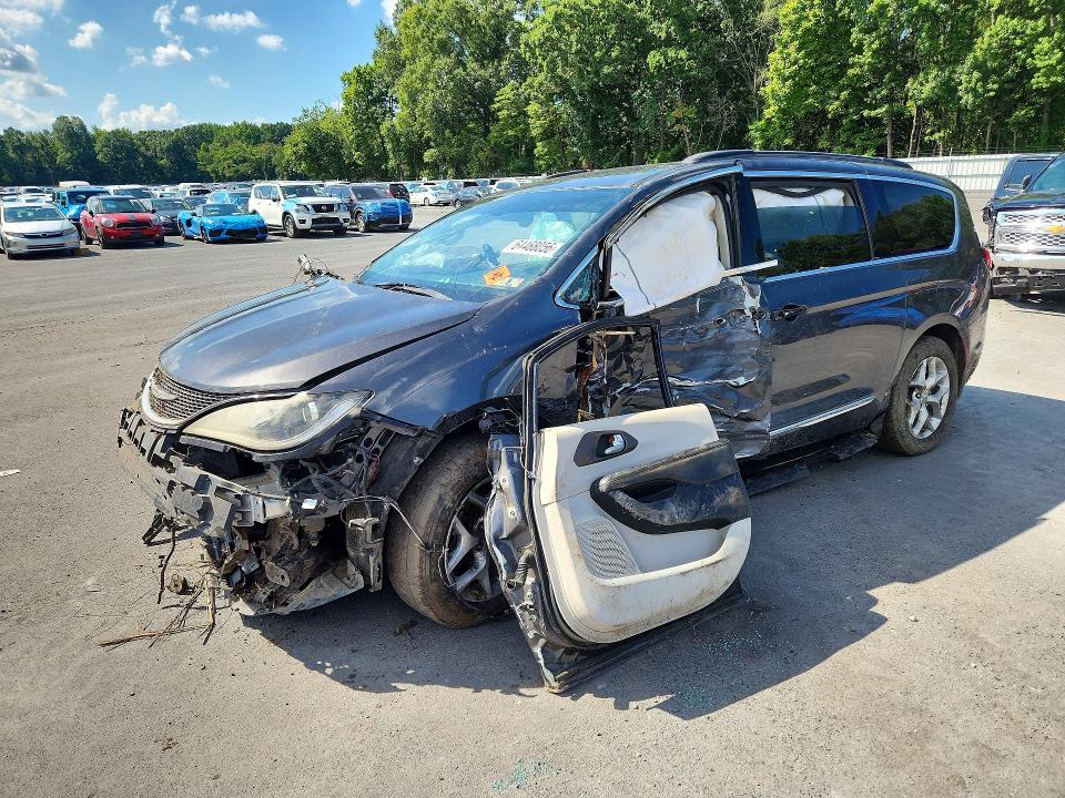 2017 CHRYSLER PACIFICA - Търг №64468056