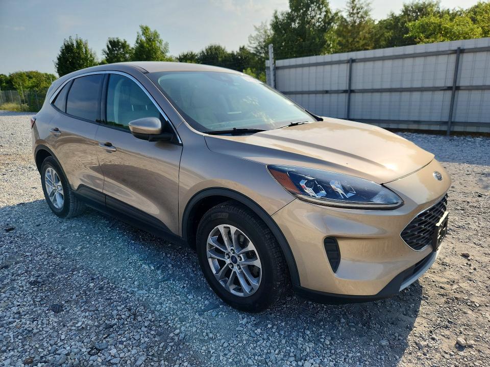 Photo 4 from auction – 2021 FORD ESCAPE with VIN 1FMCU0G60MUB17681