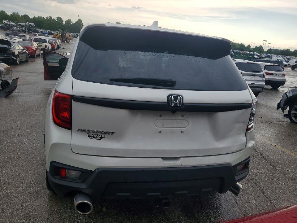 Photo 6 from auction – 2022 HONDA PASSPORT with VIN 5FNYF7H50NB006254