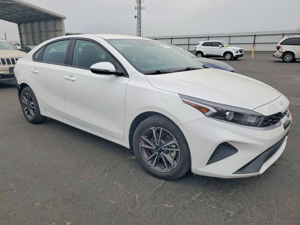 Photo 4 from auction – 2024 KIA FORTE with VIN 3KPF24AD9RE701539