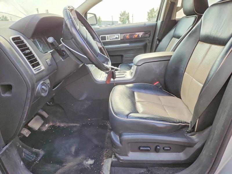 Photo 7 from auction – 2009 LINCOLN MKX with VIN 2LMDU88C39BJ01757