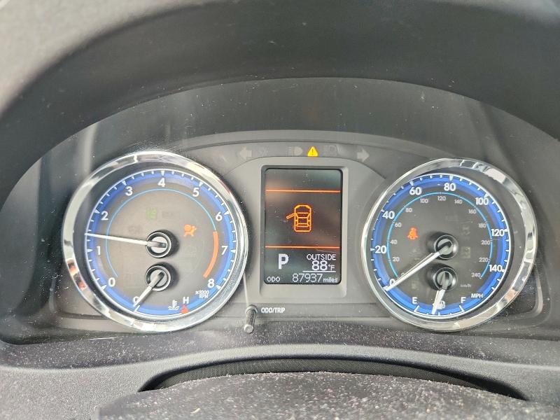 Photo 9 from auction – 2018 TOYOTA COROLLA with VIN 2T1BURHE6JC122936