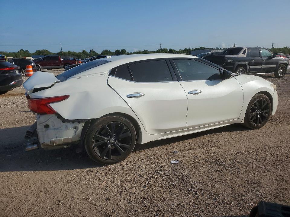 Photo 3 from auction – 2017 NISSAN MAXIMA with VIN 1N4AA6AP5HC450033
