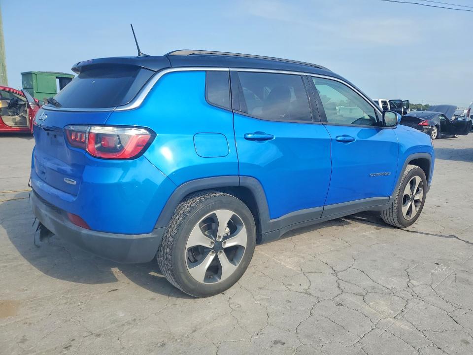 Photo 3 from auction – 2018 JEEP COMPASS with VIN 3C4NJCBB0JT124776