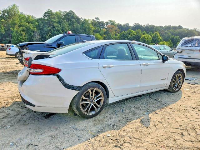Photo 3 from auction – 2017 FORD FUSION with VIN 3FA6P0LU7HR222525