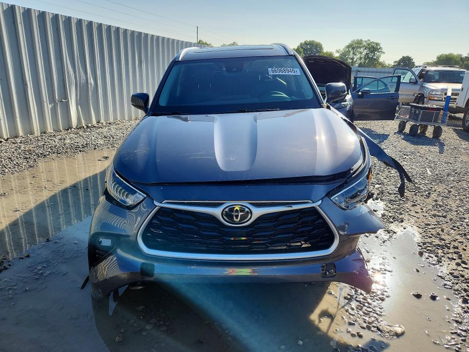 Photo 5 from auction – 2023 TOYOTA HIGHLANDER with VIN 5TDKDRBH4PS024801