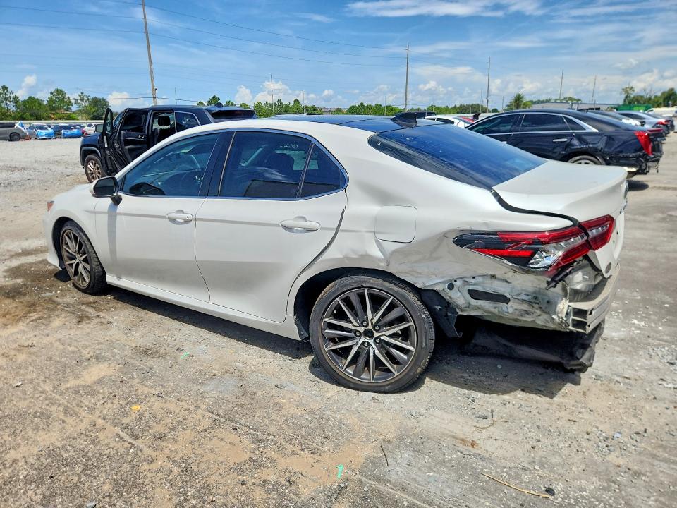Photo 2 from auction – 2023 TOYOTA CAMRY with VIN 4T1F11AK2PU076928