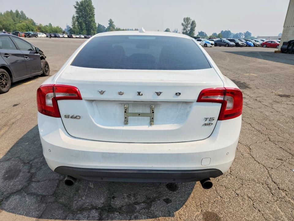 Photo 6 from auction – 2013 VOLVO S60 with VIN YV1612FH2D2204738