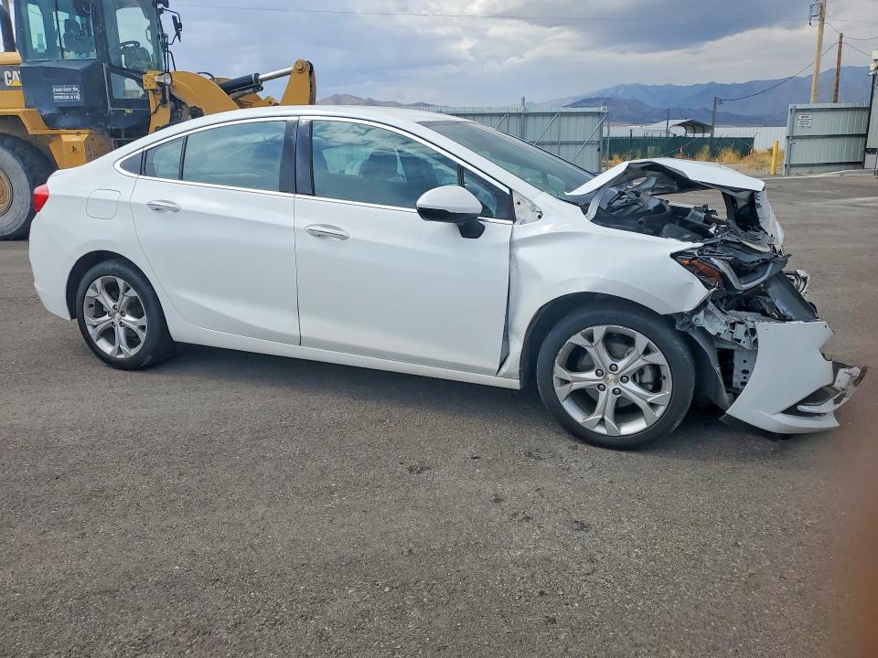 Photo 4 from auction – 2017 CHEVROLET CRUZE with VIN 1G1BF5SM5H7256909