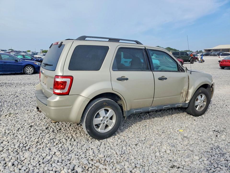 Photo 3 from auction – 2011 FORD ESCAPE with VIN 1FMCU0DG0BKC31606