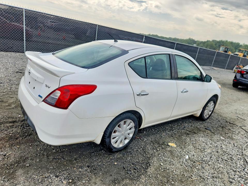 Foto 3 de la subasta – 2015 NISSAN VERSA con VIN 3N1CN7AP3FL890186