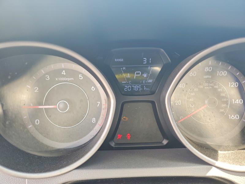 Photo 9 from auction – 2016 HYUNDAI ELANTRA with VIN KMHDH4AE3GU530134