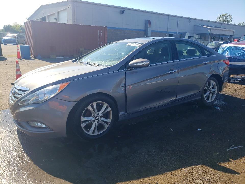 HYUNDAI SONATA 2011 with VIN 5NPEC4AC1BH059822 - Photo from auction