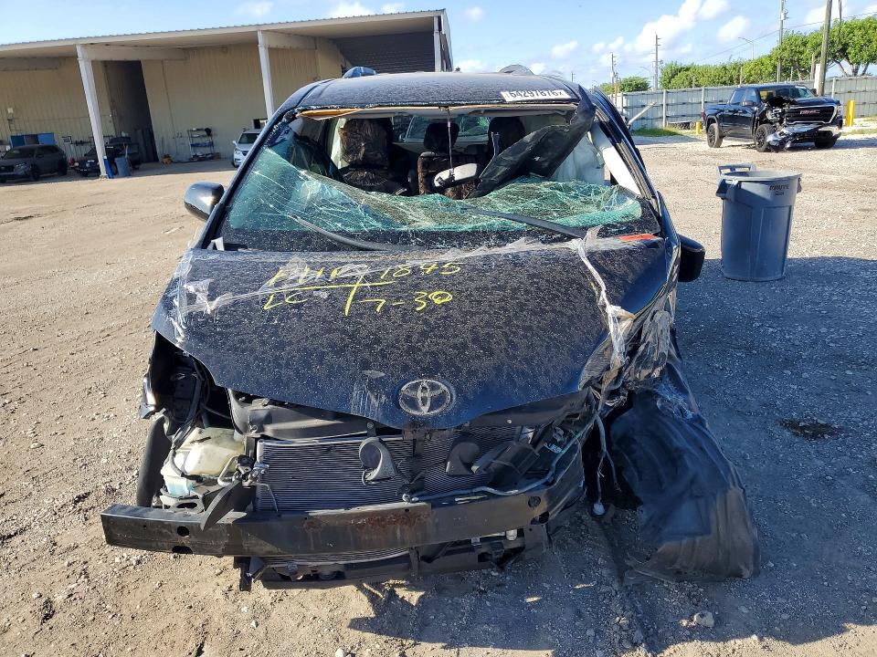 Photo 5 from auction – 2011 TOYOTA SIENNA with VIN 5TDKK3DC1BS001845