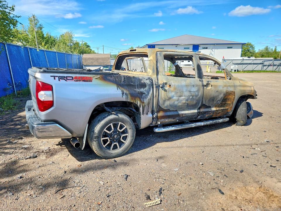 Photo 3 from auction – 2015 TOYOTA TUNDRA with VIN 5TFDY5F1XFX442713