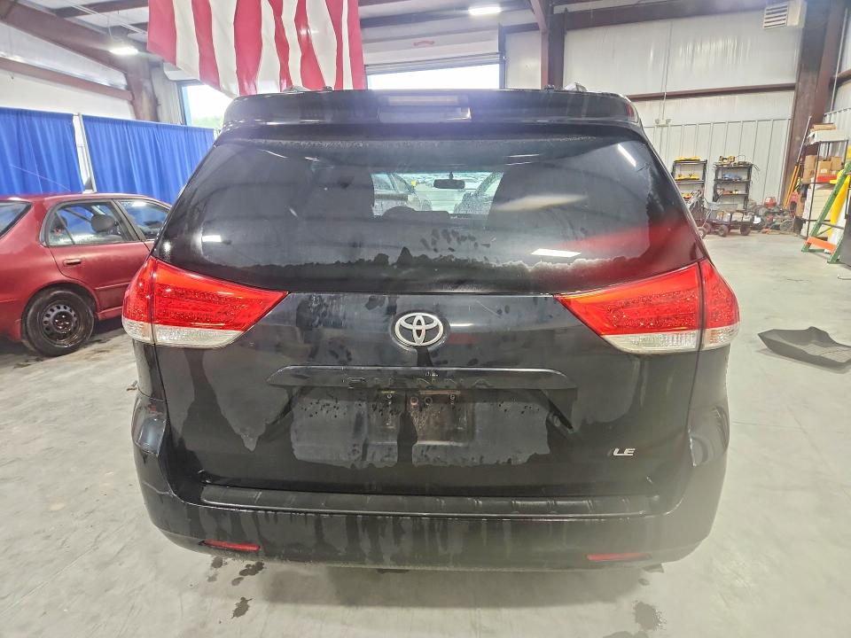 Photo 6 from auction – 2011 TOYOTA SIENNA with VIN 5TDKK3DC3BS064400