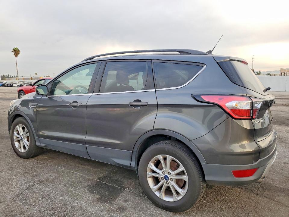Photo 2 from auction – 2018 FORD ESCAPE with VIN 1FMCU0GDXJUD21964