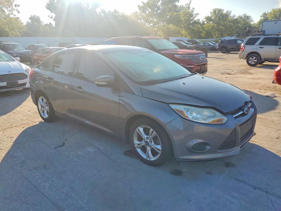 Photo 4 from auction – 2014 FORD FOCUS with VIN 1FADP3F23EL121964