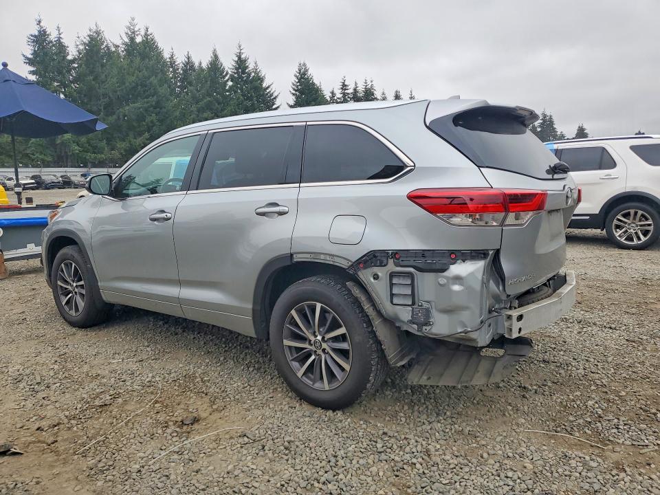 Photo 2 from auction – 2018 TOYOTA HIGHLANDER with VIN 5TDJZRFHXJS523424