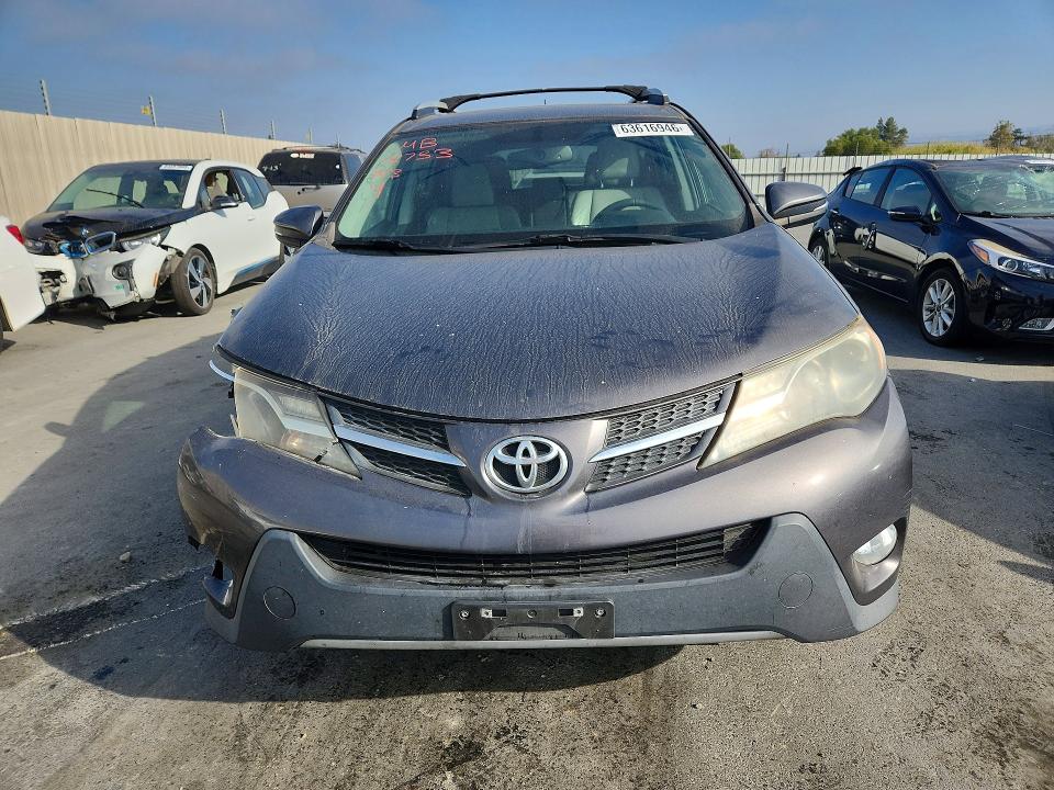 Photo 5 from auction – 2015 TOYOTA RAV4 with VIN 2T3YFREV9FW210238