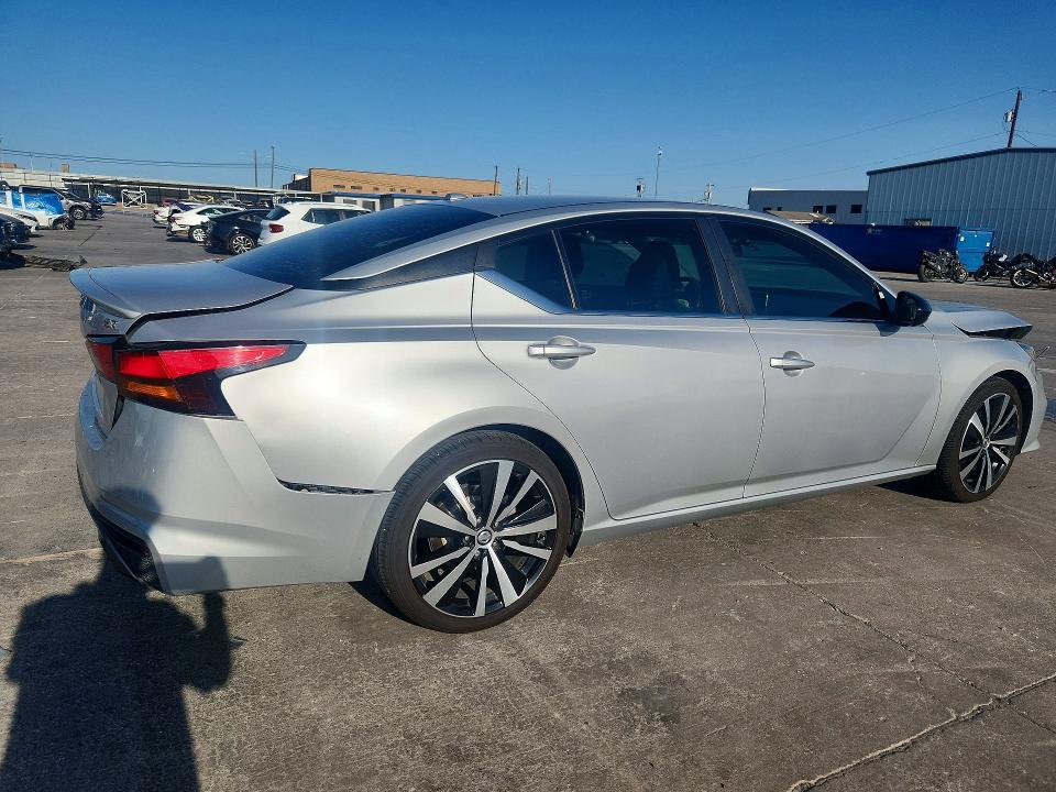 Photo 3 from auction – 2019 NISSAN ALTIMA with VIN 1N4BL4CVXKN324759