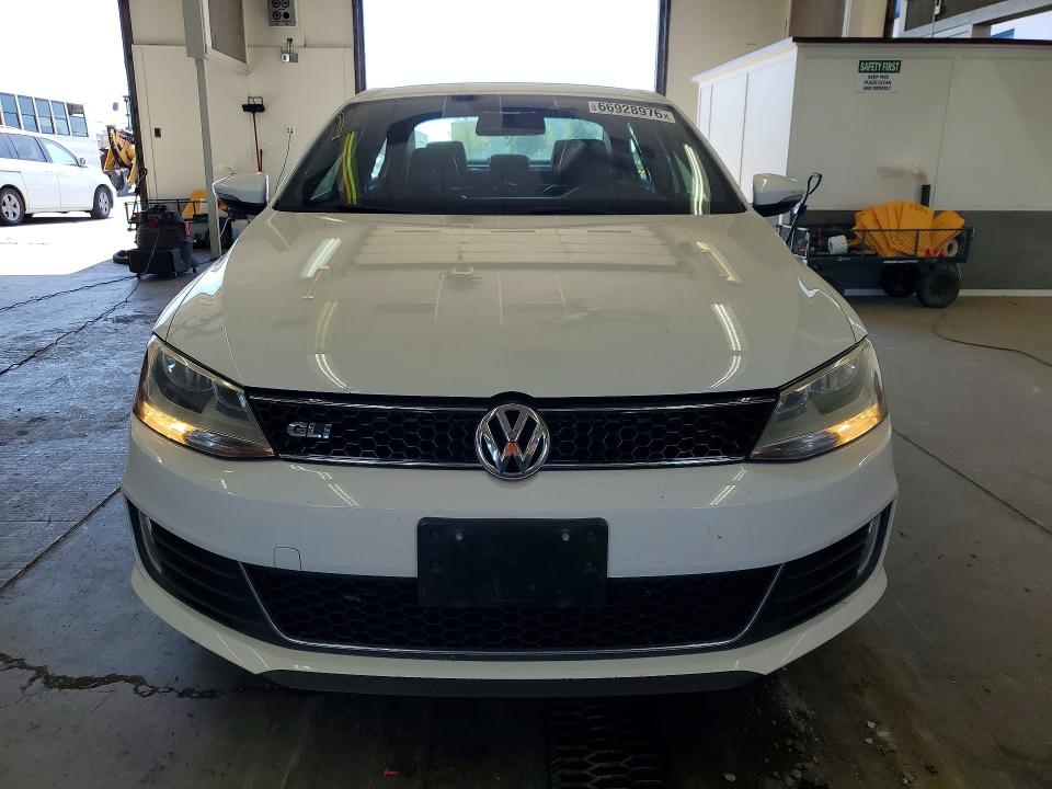 Photo 5 from auction – 2013 VOLKSWAGEN JETTA with VIN 3VW4A7AJ2DM263668