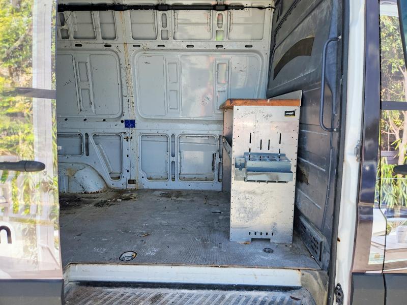 Photo 11 from auction – 2015 MERCEDES-BENZ SPRINTER with VIN WD3PE7CC8FP100694