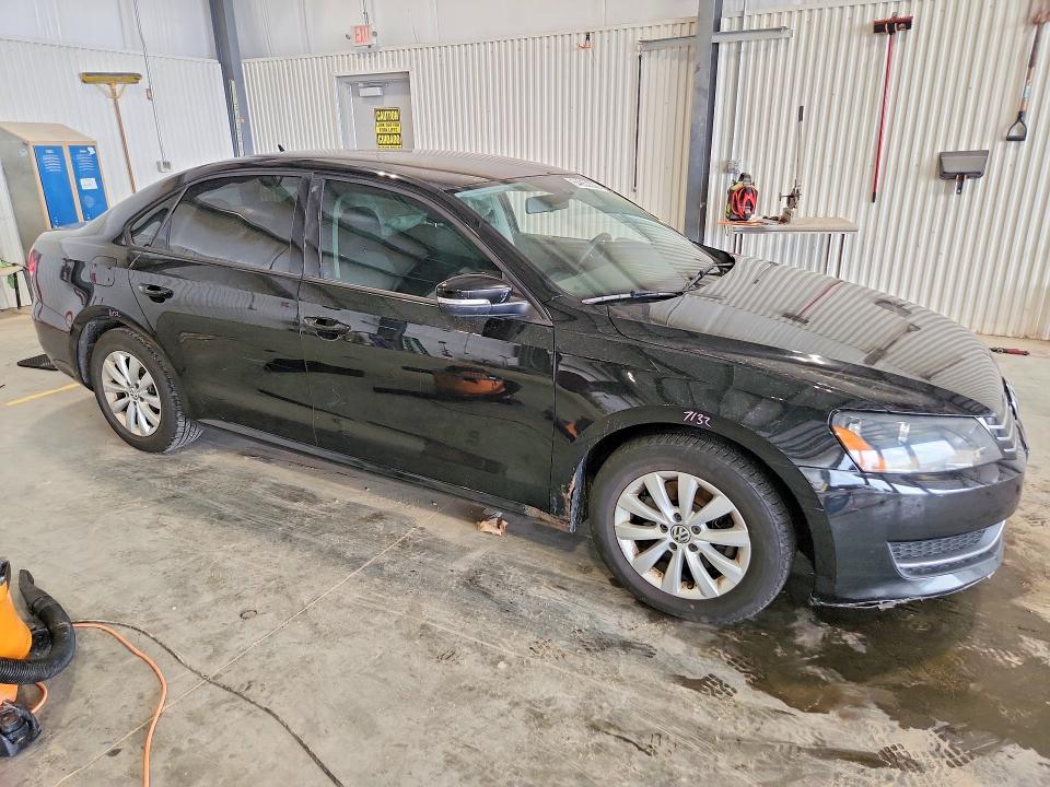 Photo 4 from auction – 2013 VOLKSWAGEN PASSAT with VIN 1VWAH7A35DC052692