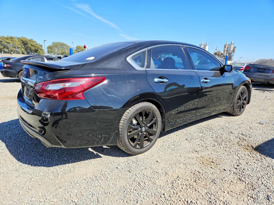 Photo 3 from auction – 2017 NISSAN ALTIMA with VIN 1N4AL3AP7HC296210