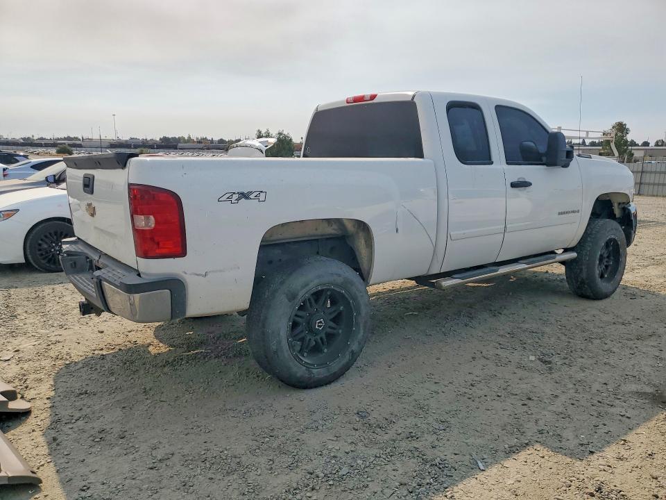 Photo 3 from auction – 2007 CHEVROLET SILVERADO with VIN 1GCHK29647E575800