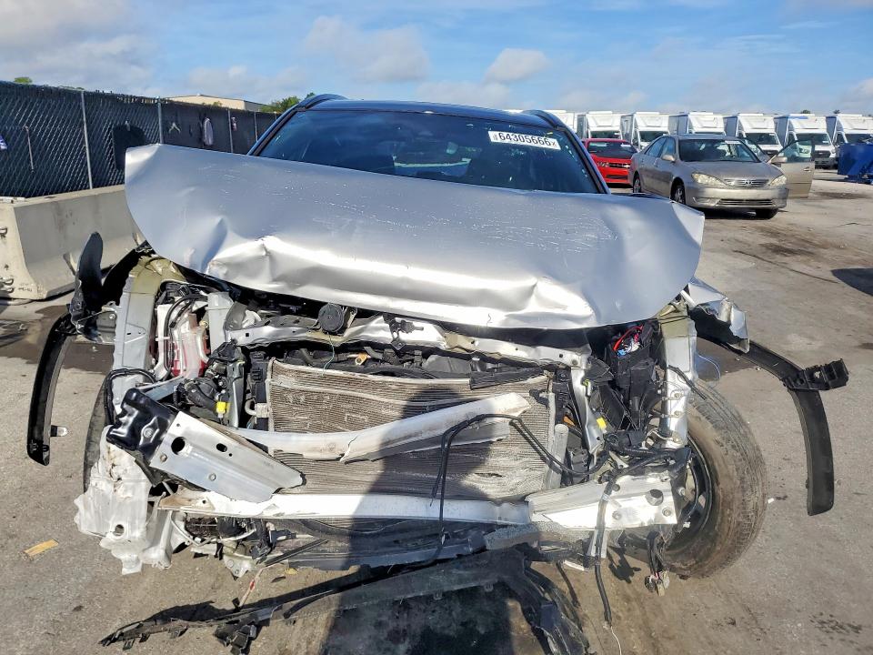 Photo 5 from auction – 2023 TOYOTA RAV4 with VIN 2T3E6RFVXPW040720