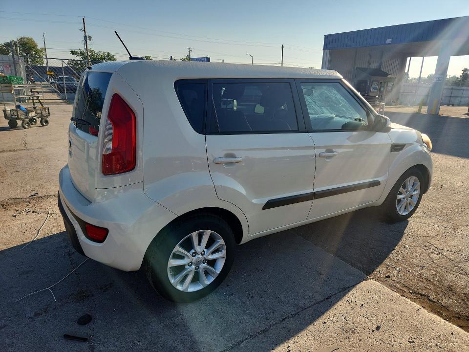 Photo 3 from auction – 2013 KIA SOUL with VIN KNDJT2A6XD7512369