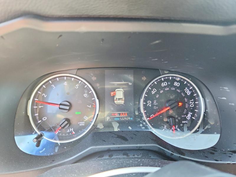 Photo 9 from auction – 2020 TOYOTA RAV4 with VIN 2T3W1RFV2LW082411