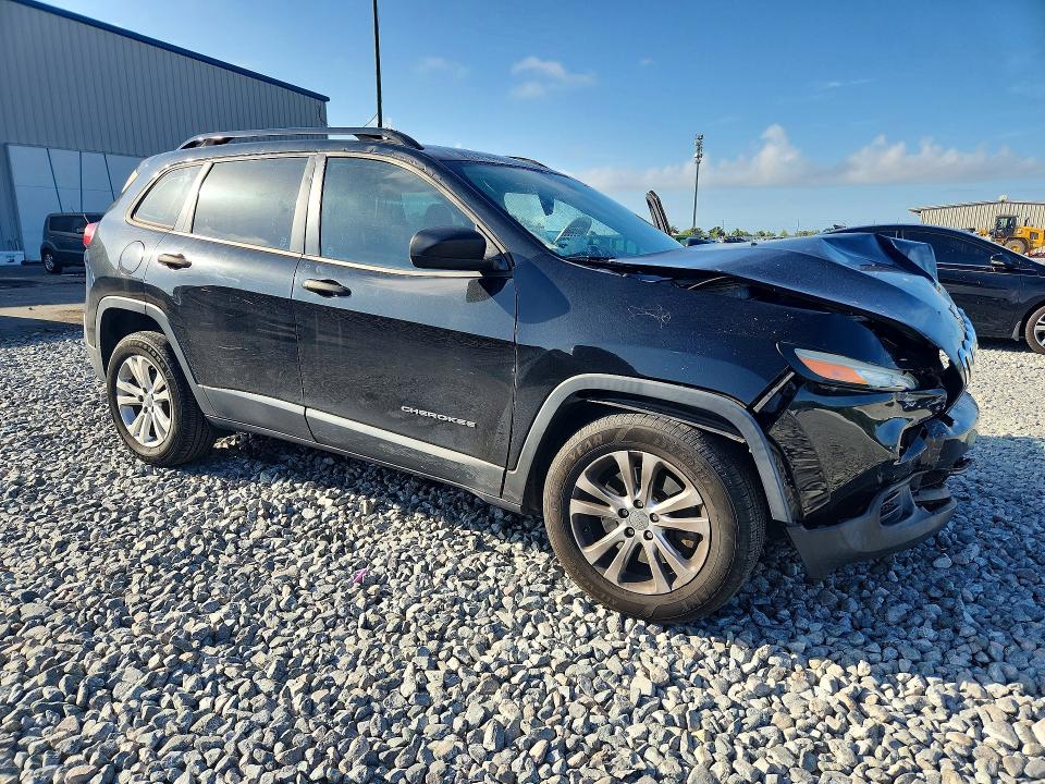 Photo 4 from auction – 2015 JEEP CHEROKEE with VIN 1C4PJLAB8FW677171