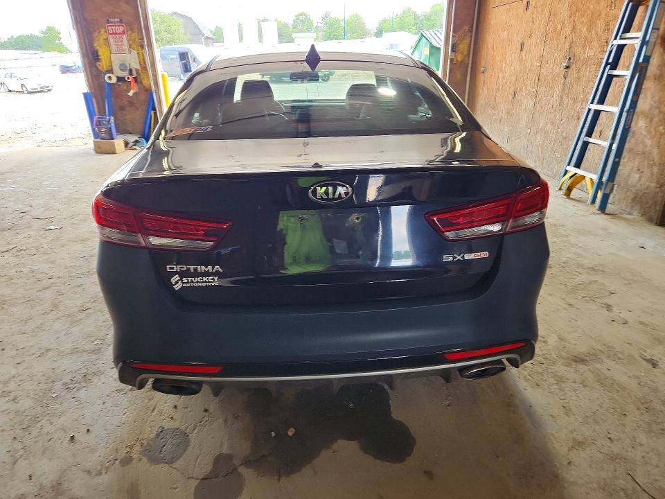 Photo 6 from auction – 2017 KIA OPTIMA with VIN 5XXGW4L28HG159702