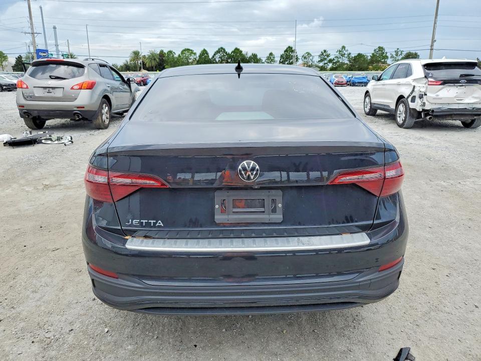 Photo 6 from auction – 2024 VOLKSWAGEN JETTA with VIN 3VW5M7BU1RM063473