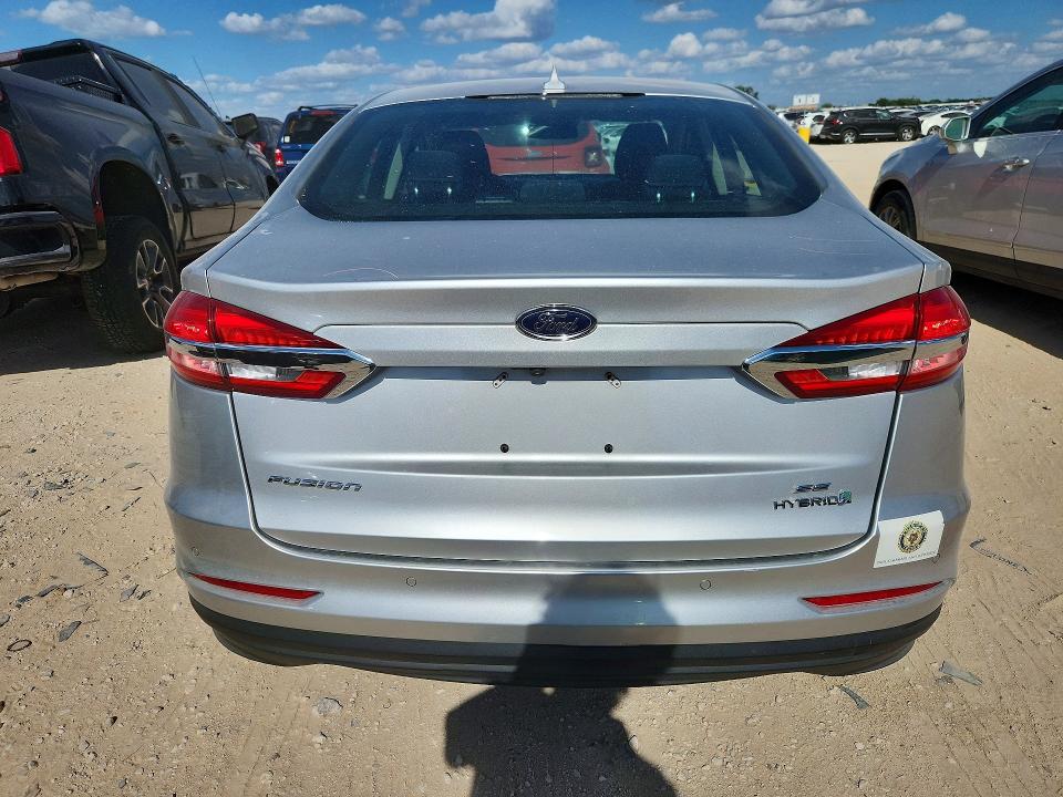 Photo 6 from auction – 2019 FORD FUSION with VIN 3FA6P0LU3KR109100