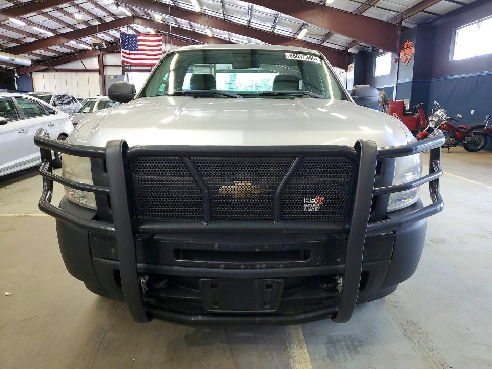 Photo 5 from auction – 2011 CHEVROLET SILVERADO with VIN 1GCNKPE06BF115767