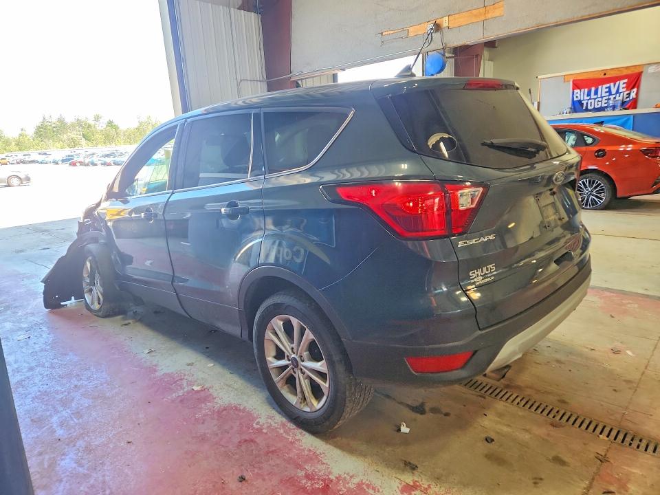 Photo 2 from auction – 2019 FORD ESCAPE with VIN 1FMCU9GDXKUA10122
