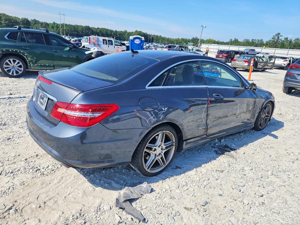 Photo 3 from auction – 2010 MERCEDES-BENZ E with VIN WDDKJ7CB2AF049538