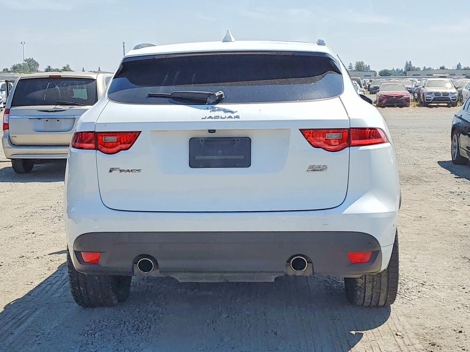 Photo 6 from auction – 2017 JAGUAR F-PACE with VIN SADCL2BV7HA057511