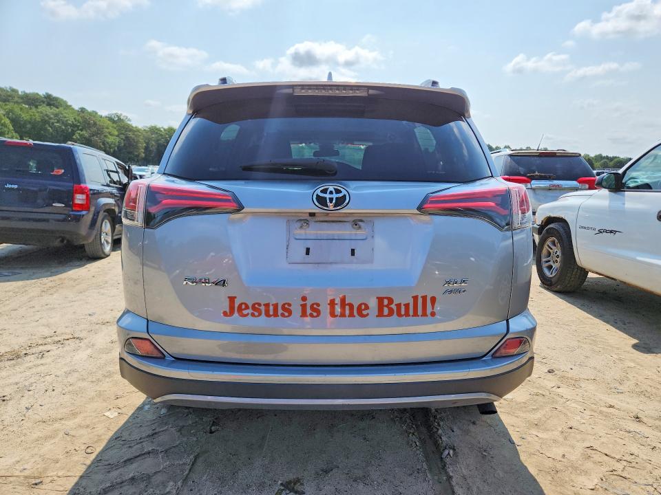 Photo 6 from auction – 2017 TOYOTA RAV4 with VIN 2T3RFREV3HW554106