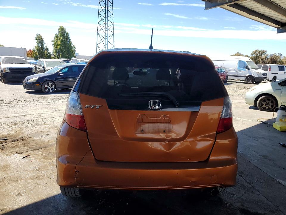Photo 6 from auction – 2011 HONDA FIT with VIN JHMGE8H53BC004977