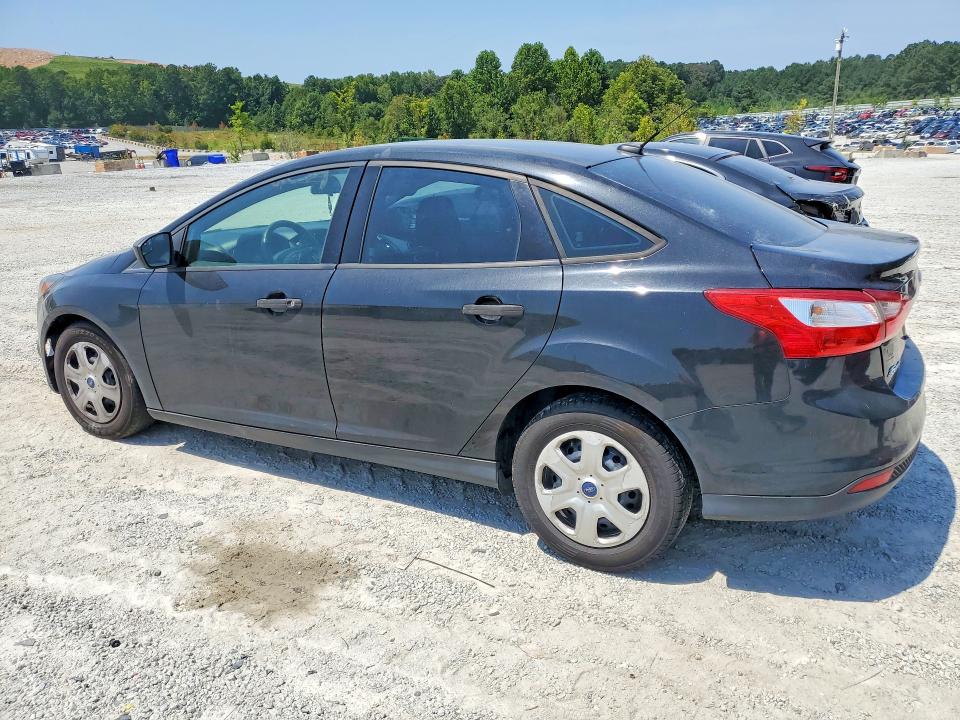 Photo 2 from auction – 2013 FORD FOCUS with VIN 1FADP3E27DL120977