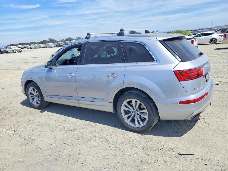 Zdjęcie 2 z aukcji – 2018 AUDI Q7 z VIN WA1AAAF72JD050236