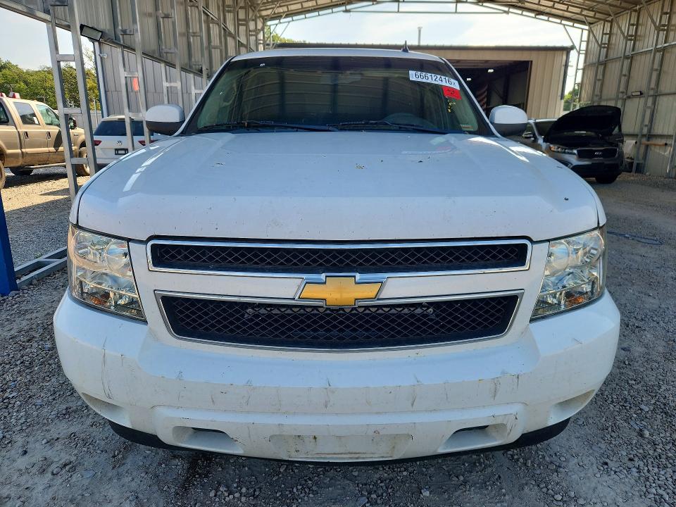 Photo 5 from auction – 2013 CHEVROLET TAHOE with VIN 1GNSKAE0XDR243731