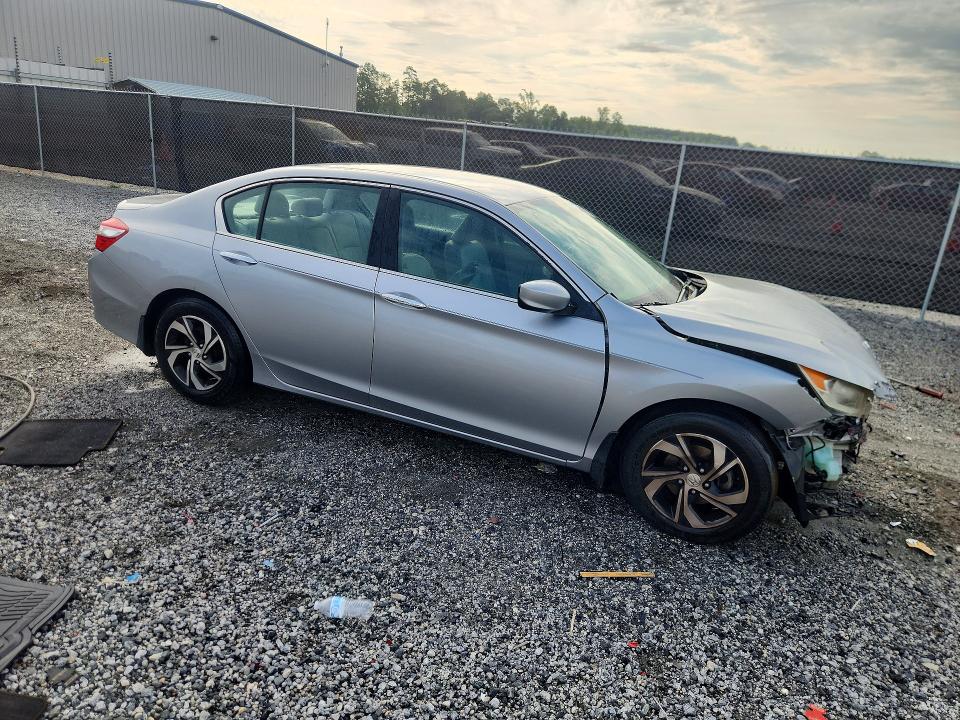 Photo 4 from auction – 2016 HONDA ACCORD with VIN 1HGCR2F37GA115460